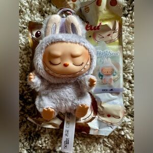 Labubu Have a Seat AUTHENTIC Zizi PopMart